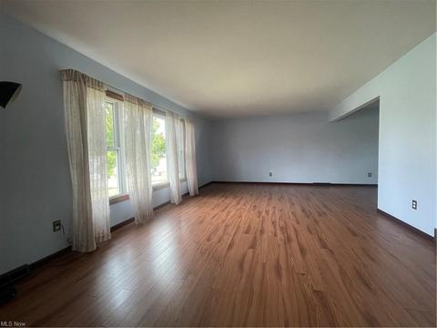 2741 Burden Dr, Parma, OH 44134 photo 3