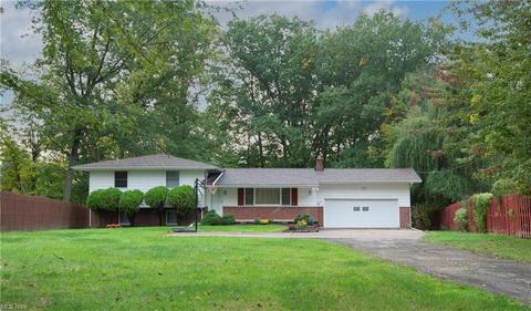 885 Grayton Rd, Berea, OH 44017 photo 1