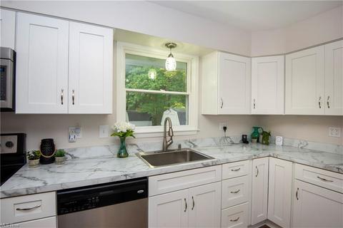 885 Grayton Rd, Berea, OH 44017 photo 13