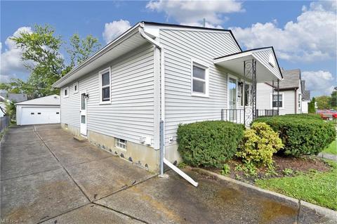 204 Bellfield Ave, Elyria, OH 44035 photo 3