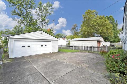 204 Bellfield Ave, Elyria, OH 44035 photo 4