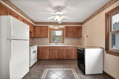 204 Bellfield Ave, Elyria, OH 44035 photo 11
