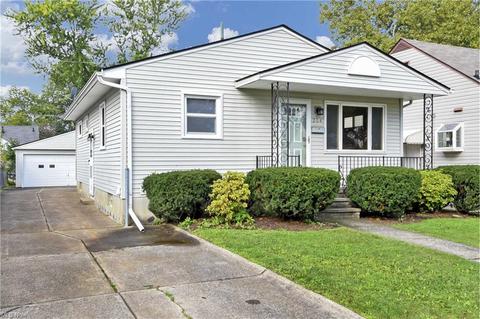 204 Bellfield Ave, Elyria, OH 44035 photo 2