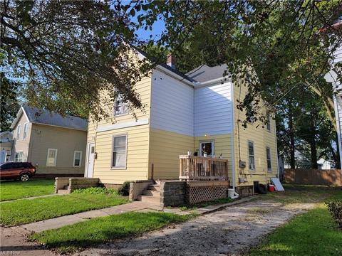 229 Gates Ave, Elyria, OH 44035 photo 4