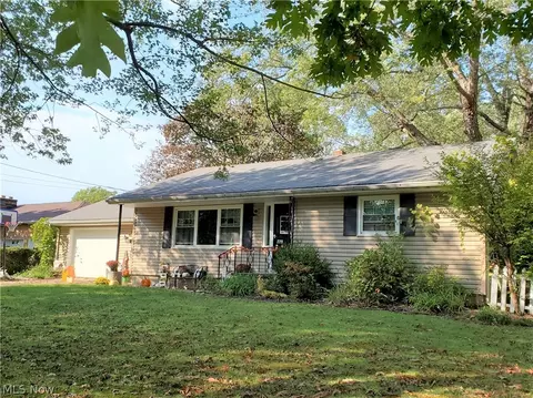 2219 W 10th St, Ashtabula, OH 44004 photo 2