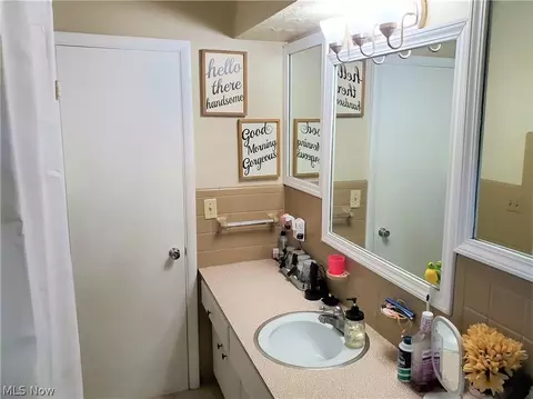 2219 W 10th St, Ashtabula, OH 44004 photo 12