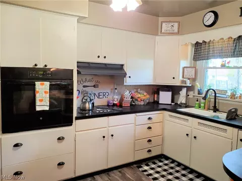 2219 W 10th St, Ashtabula, OH 44004 photo 10