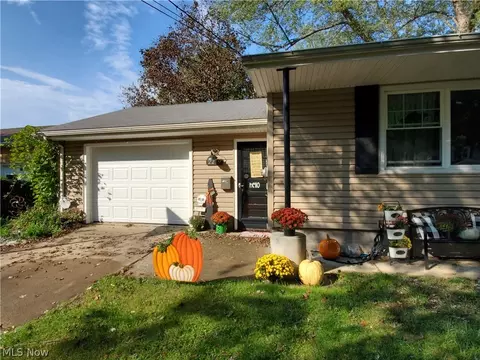 2219 W 10th St, Ashtabula, OH 44004 photo 4