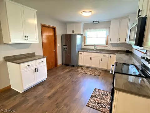 229 W Main St, Barnesville, OH 43713 photo 12