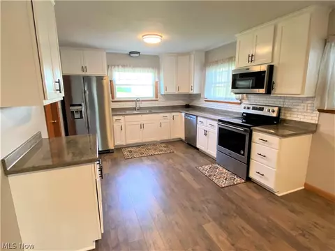 229 W Main St, Barnesville, OH 43713 photo 10
