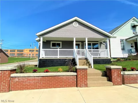 229 W Main St, Barnesville, OH 43713 photo 2