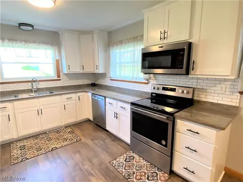 229 W Main St, Barnesville, OH 43713 photo 11