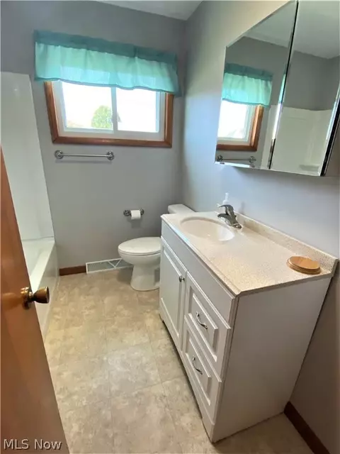 229 W Main St, Barnesville, OH 43713 photo 19