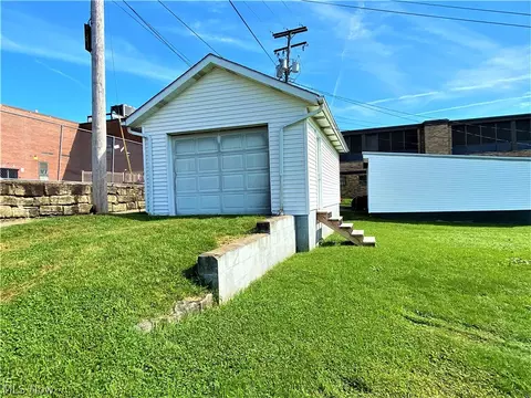 229 W Main St, Barnesville, OH 43713 photo 8