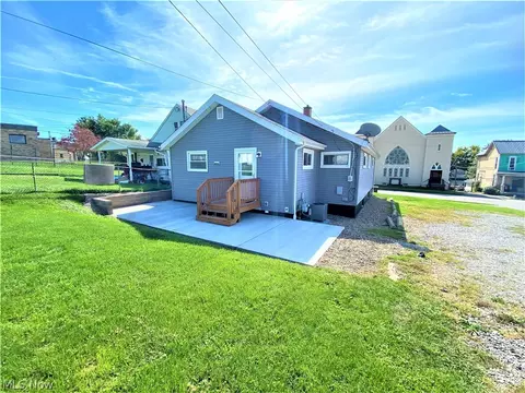 229 W Main St, Barnesville, OH 43713 photo 6
