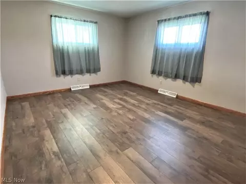 229 W Main St, Barnesville, OH 43713 photo 17