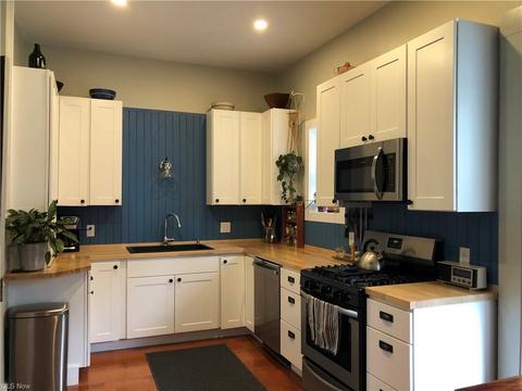 402 E 3rd St, Dover, OH 44622 photo 8