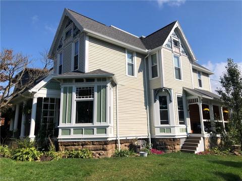 402 E 3rd St, Dover, OH 44622 photo 2