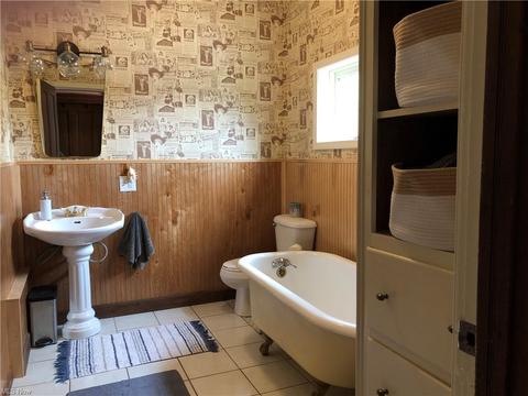 402 E 3rd St, Dover, OH 44622 photo 27