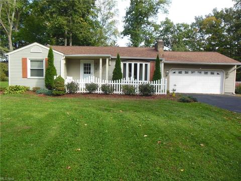 6216 Forest Dr, Ashtabula, OH 44004 photo 1