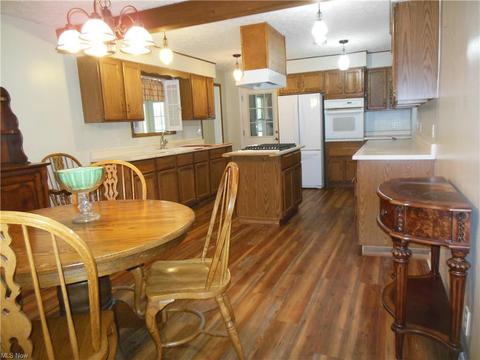 6216 Forest Dr, Ashtabula, OH 44004 photo 3