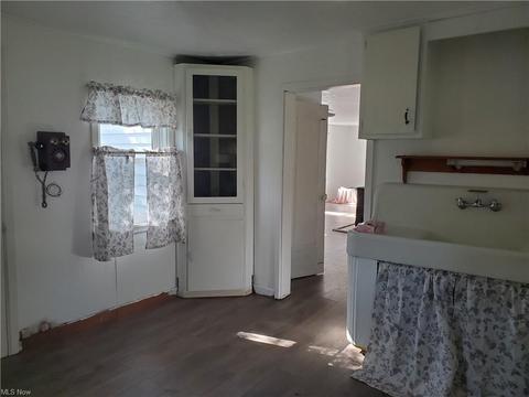 4839 E Maple Rd, Geneva, OH 44041 photo 8