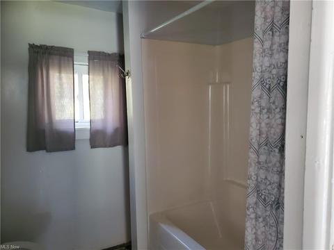4839 E Maple Rd, Geneva, OH 44041 photo 11