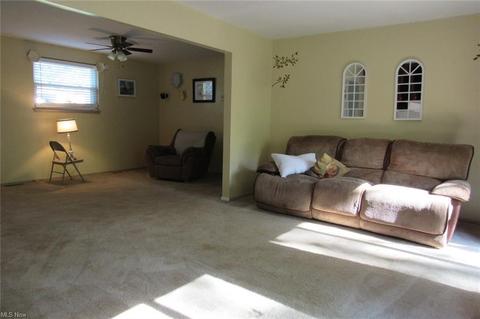 1482 Debra Dr, Ashtabula, OH 44004 photo 4