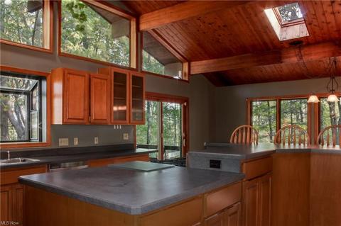 9210 Bascom Rd, Chardon, OH 44024 photo 12
