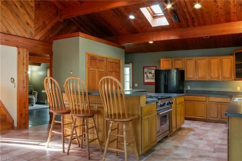 9210 Bascom Rd, Chardon, OH 44024 photo 10