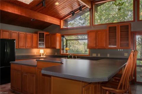 9210 Bascom Rd, Chardon, OH 44024 photo 11