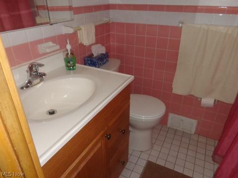 3202 Hetzel Dr, Parma, OH 44134 photo 18