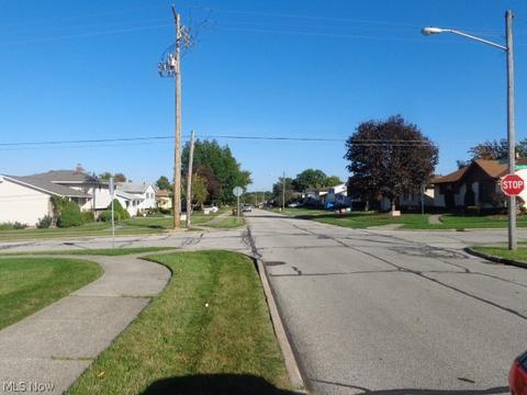 3202 Hetzel Dr, Parma, OH 44134 photo 25