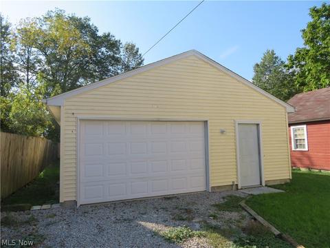 140 Spruce St, Elyria, OH 44035 photo 6