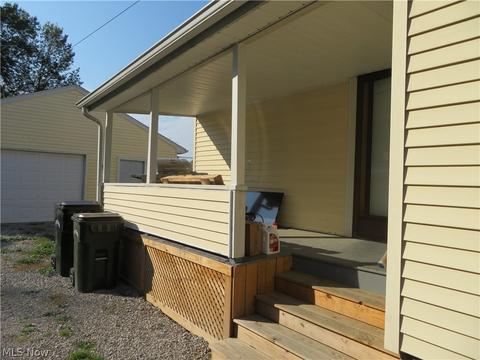 140 Spruce St, Elyria, OH 44035 photo 5