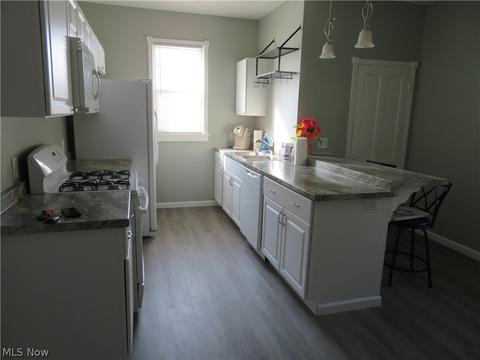 140 Spruce St, Elyria, OH 44035 photo 9