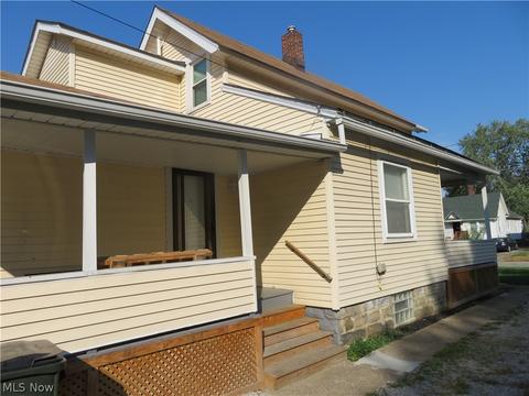 140 Spruce St, Elyria, OH 44035 photo 3