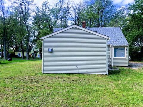 1042 Elk Dr, Ashtabula, OH 44004 photo 7