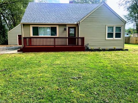 1042 Elk Dr, Ashtabula, OH 44004 photo 1
