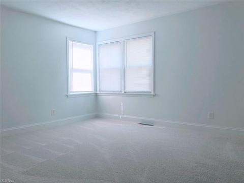 1042 Elk Dr, Ashtabula, OH 44004 photo 13