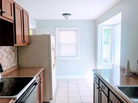 1042 Elk Dr, Ashtabula, OH 44004 photo 9