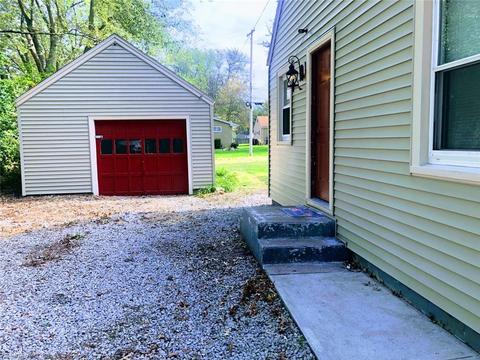 1042 Elk Dr, Ashtabula, OH 44004 photo 4