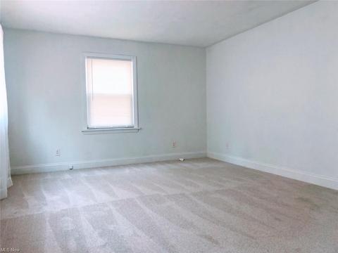1042 Elk Dr, Ashtabula, OH 44004 photo 12