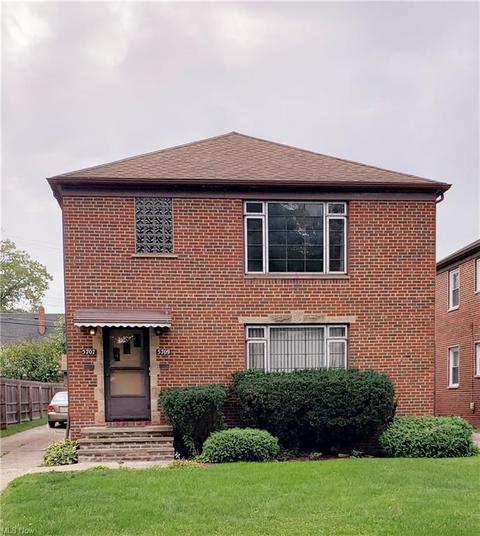 5707 Warwick Dr, Parma, OH 44129 photo 1