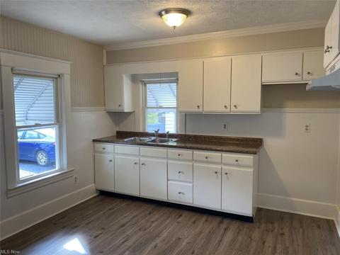 451 Eighth St, Struthers, OH 44471 photo 10