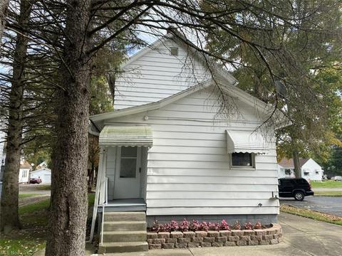451 Eighth St, Struthers, OH 44471 photo 2