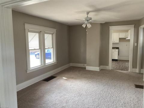451 Eighth St, Struthers, OH 44471 photo 9