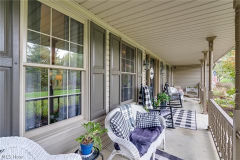 264 E Mohawk Dr, Malvern, OH 44644 photo 3