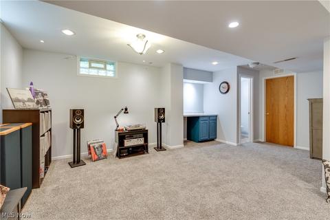 264 E Mohawk Dr, Malvern, OH 44644 photo 24