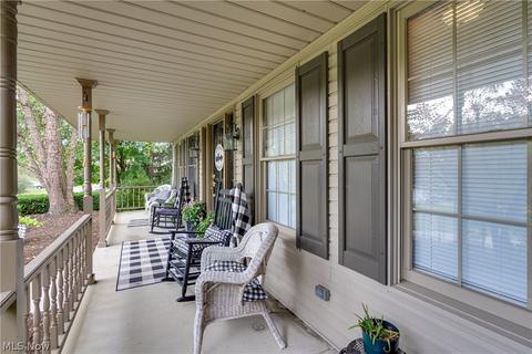 264 E Mohawk Dr, Malvern, OH 44644 photo 4